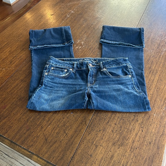 American Eagle Favorite Boyfriend Boot Cut Jeans. EUC. Size 8 - Picture 9 of 16